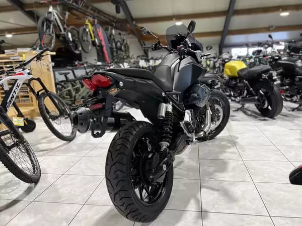 Moto Guzzi V 85 TT  Strada - Photo 2