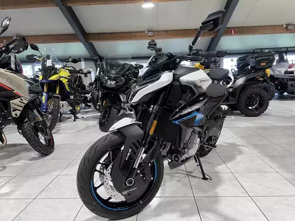CF Moto 675 NK - Photo 2