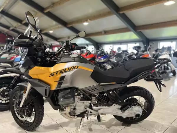 Moto Guzzi Stelvio 1000 - Photo 3