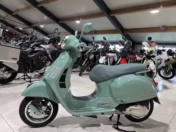 Vespa GTS 310 80 TH - Photo 3