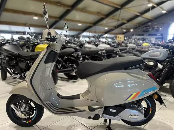 Vespa Primavera 125 S beige - Photo 3