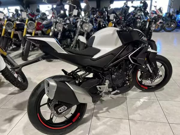 CF Moto 450 NK - Photo 2