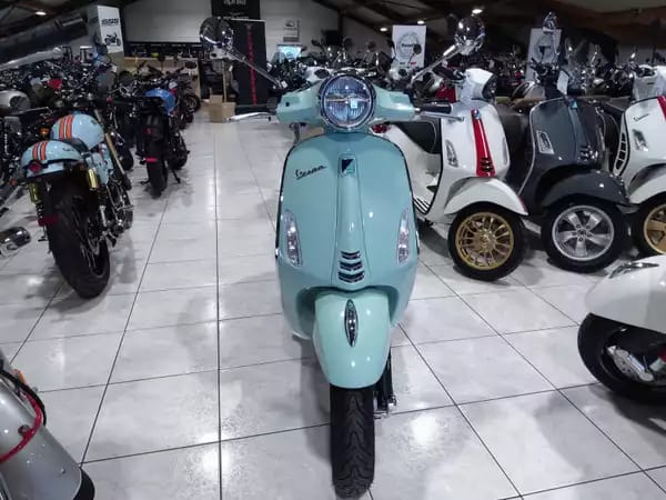Vespa Primavera 50 - Photo 2