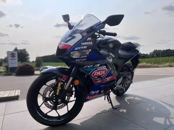 Yamaha YZF-R3 Réplica - Photo 2