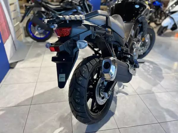 Suzuki DL V-STROM 650 - Photo 2