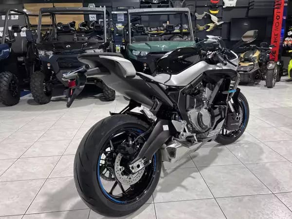 CF Moto 675 SR-R - Photo 2