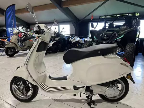 Vespa Primavera 50 - Photo 3