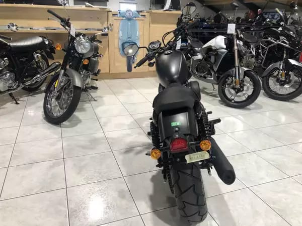 Hyosung Aquila 300 BOBBER V-TWIN - Photo 2