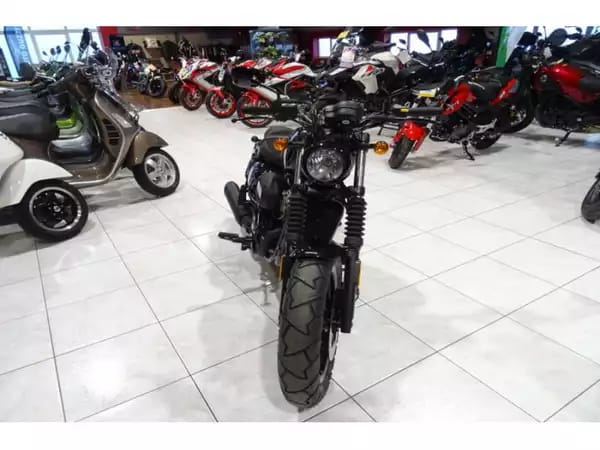Hyosung Aquila 125 BOBBER V-TWIN - Photo 2
