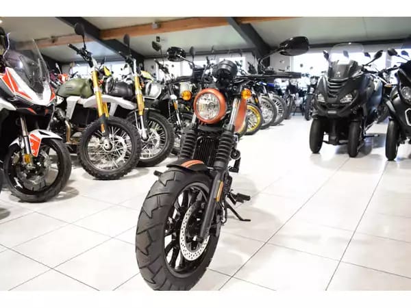 Hyosung Aquila 125 BOBBER V-TWIN - Photo 2