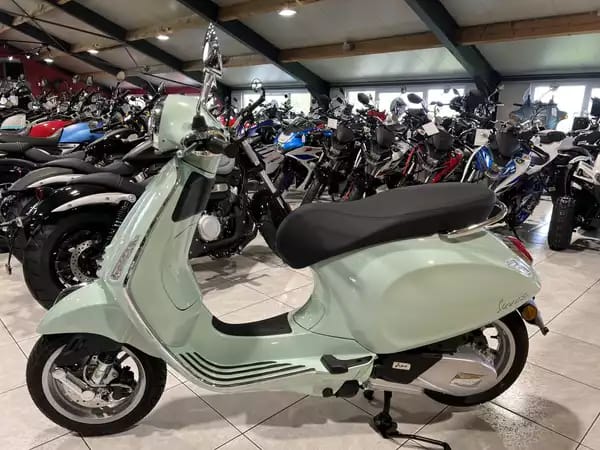 Vespa Primavera 125 - Photo 3