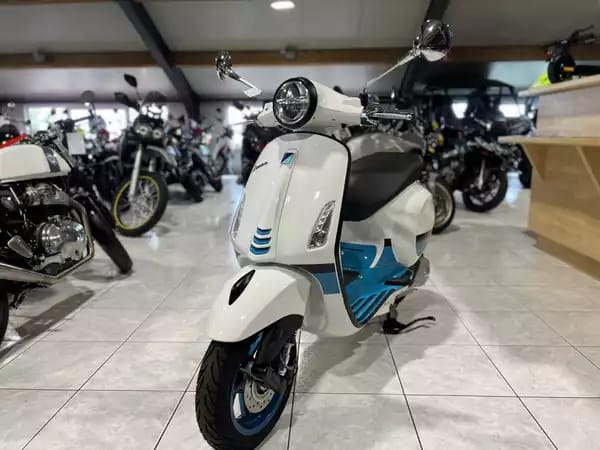 Vespa Primavera 125 VIBE - Photo 2