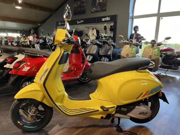 Vespa Primavera 125 S Jaune - Photo 3