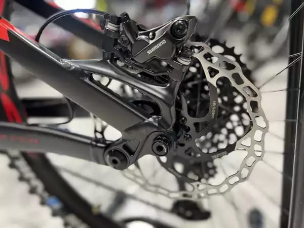 Fulgur Tora OHLINS ALU POLINI 90 Nm, taille S, M, L / 504 Wh, 12 V, 29''-27,5'', freins 4 pistons. - Photo 2