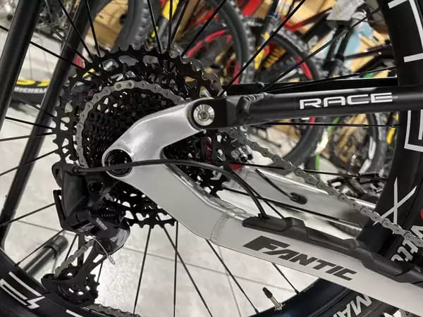 Fantic XXF 2.0 720Wh, 29''-27,5'', freins 4 pistons, 90 Nm - Photo 2