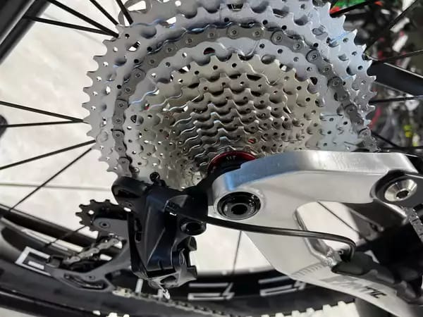 Fantic XEF 1.9 RACE 720Wh, 29''-27,5'', freins 4 pistons, 90 Nm - Photo 2