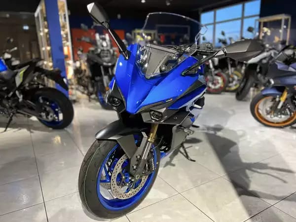 Suzuki GSX-S 1000GT - Photo 2