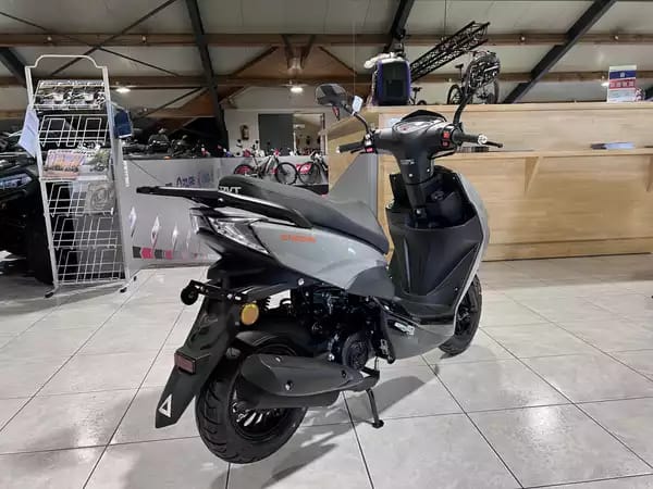 TNT Motor Dixon 10 CLASSE A 25 km/h - Photo 2