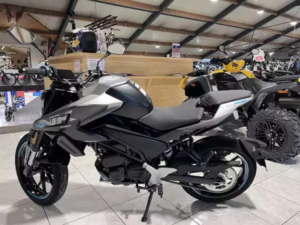 CF Moto 125 NK - Photo 3