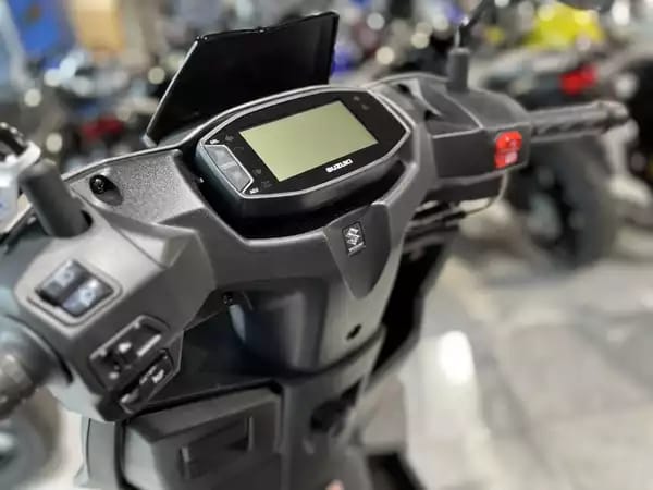 Suzuki Avenis 125 125 - Photo 3