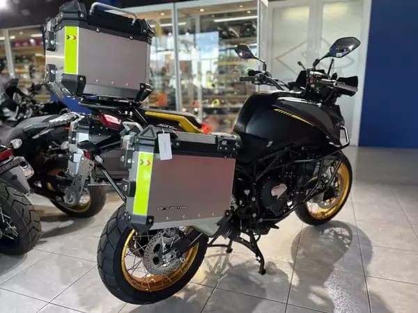 QJ Motor SRT 800 SX TOURING - Photo 2