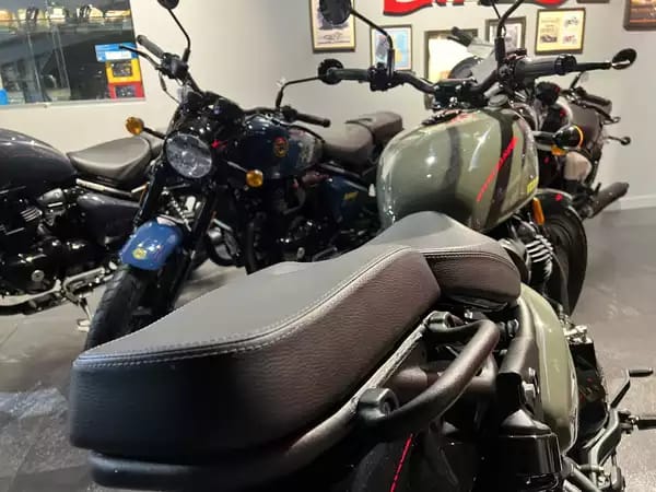 Royal Enfield Shotgun 650 green drill - Photo 3