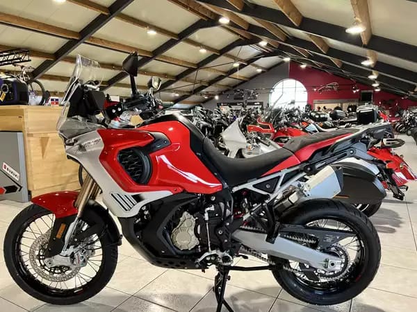 MV Agusta Enduro Veloce 950 - Photo 3