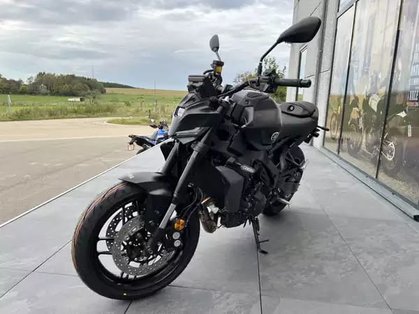 Yamaha MT-09 Y-AMT - Photo 2