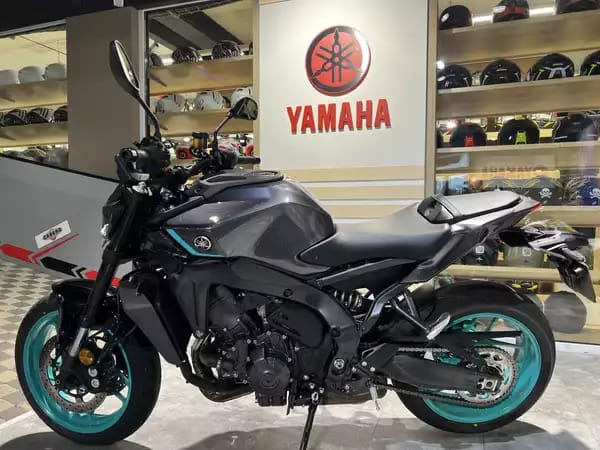 Yamaha MT-09 Y-AMT - Photo 3