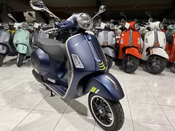 Vespa GTS Super Tech 125 Bleu Matt - Photo 3