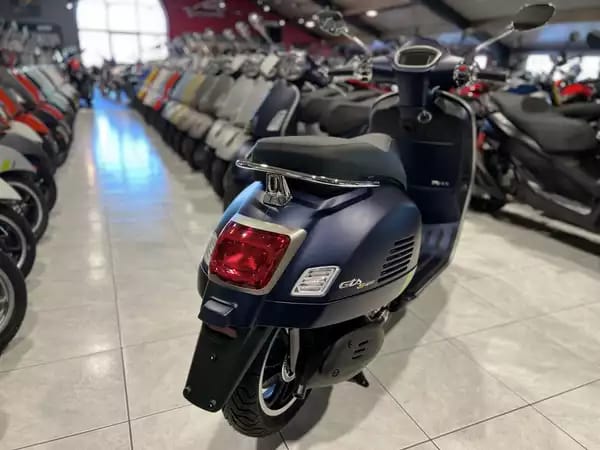Vespa GTS Super Tech 300 - Photo 2