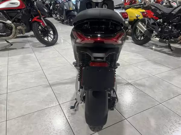 Piaggio 1 PLUS autonomie 68 km en mode WMTC et 100 km en mode ECO B 45km/h - Photo 2