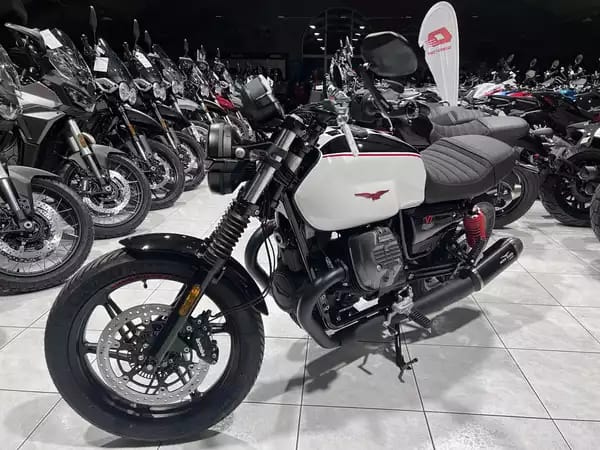 Moto Guzzi V 7 TEN - Photo 2