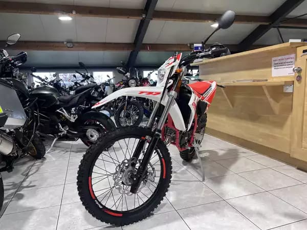 Beta RR Enduro SPORT 2T 50 - Photo 2