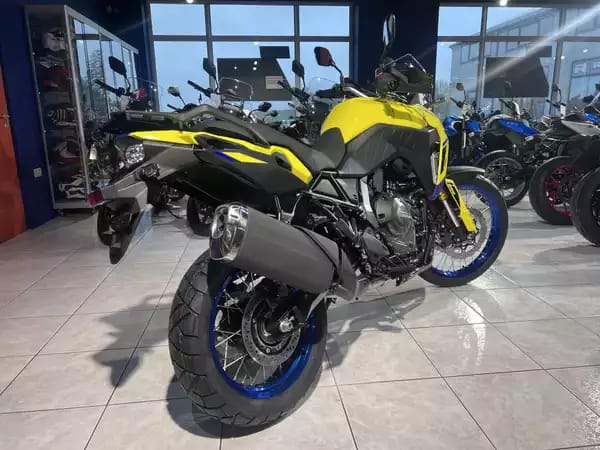 Suzuki DL VSTROM 800 DE - Photo 2