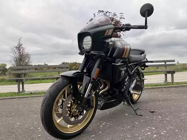 Suzuki GSX-8TT - Photo 2