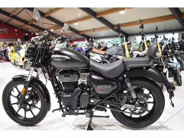 Royal Enfield Meteor 350 STELLAR BLACK - Photo 3