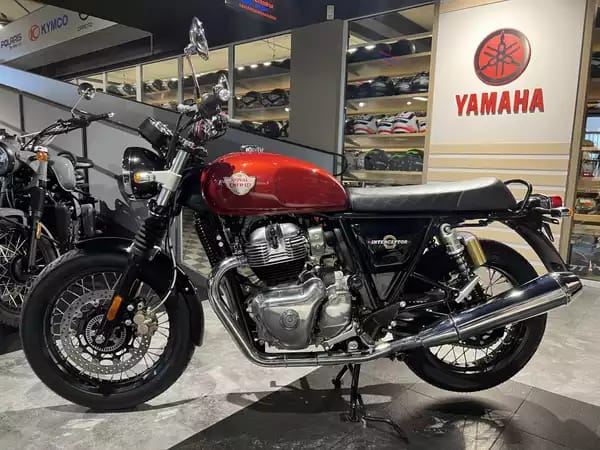 Royal Enfield Interceptor Canyon Red - Photo 3