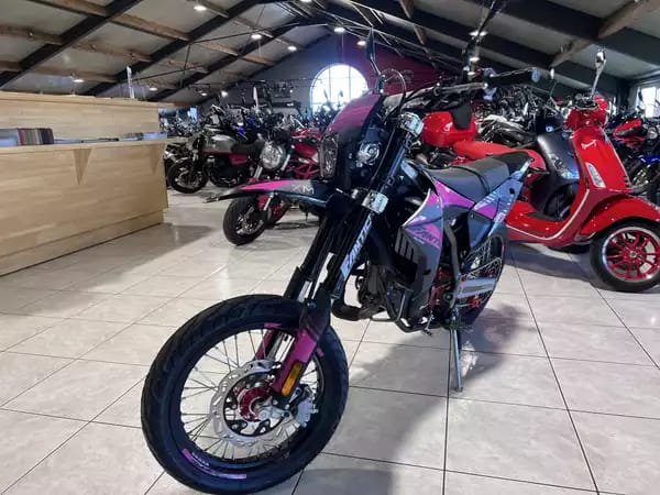 Fantic Motard 50 PERFORMANCE 2T - Photo 2