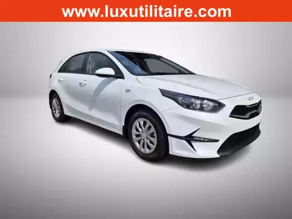 Kia Ceed 1.5 T-GDI AUTO 140 Vision - Photo 1