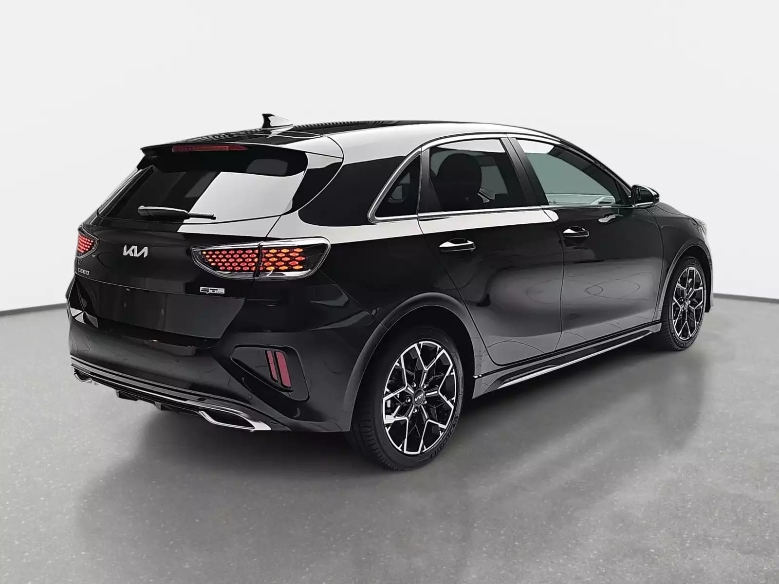 Kia Ceed 1.5 T-GDi 140 DCT GT-Line - Photo 1