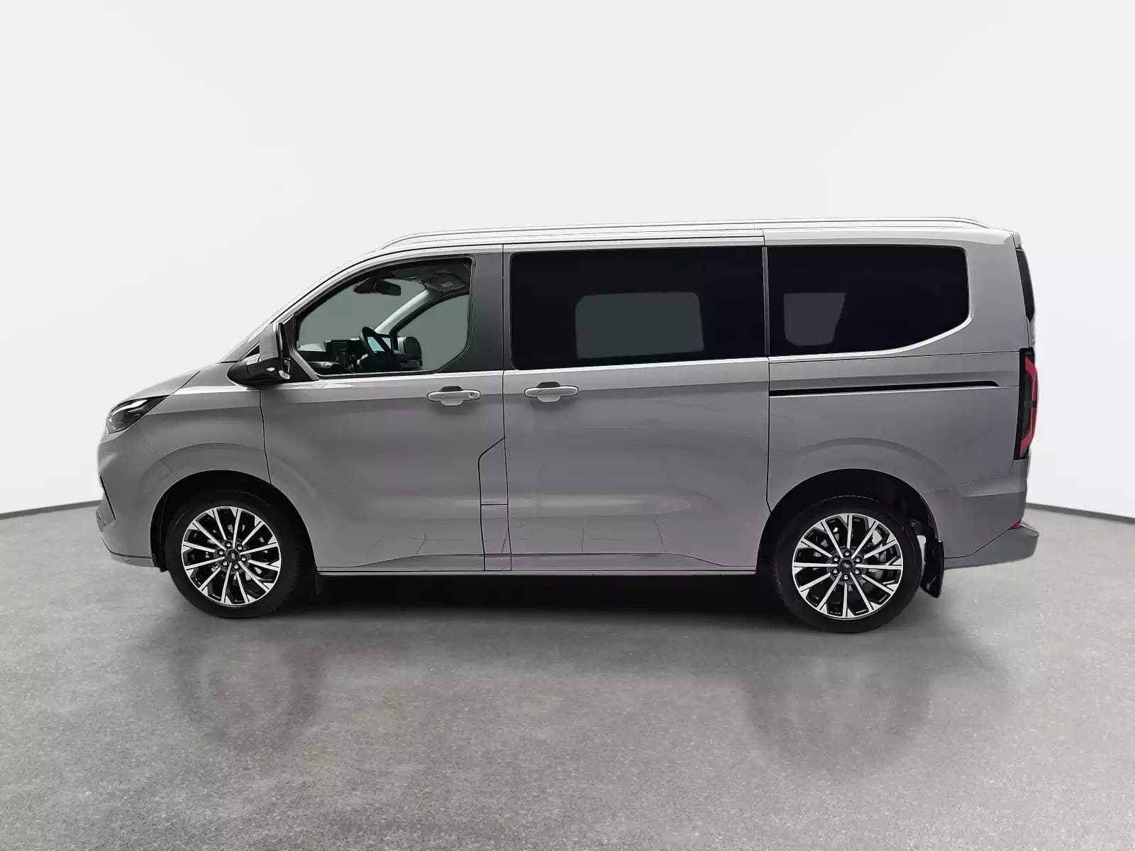 Ford Tourneo Custom 2.0 TDCI ECOBLUE 170 L1 Titanium X - Photo 1