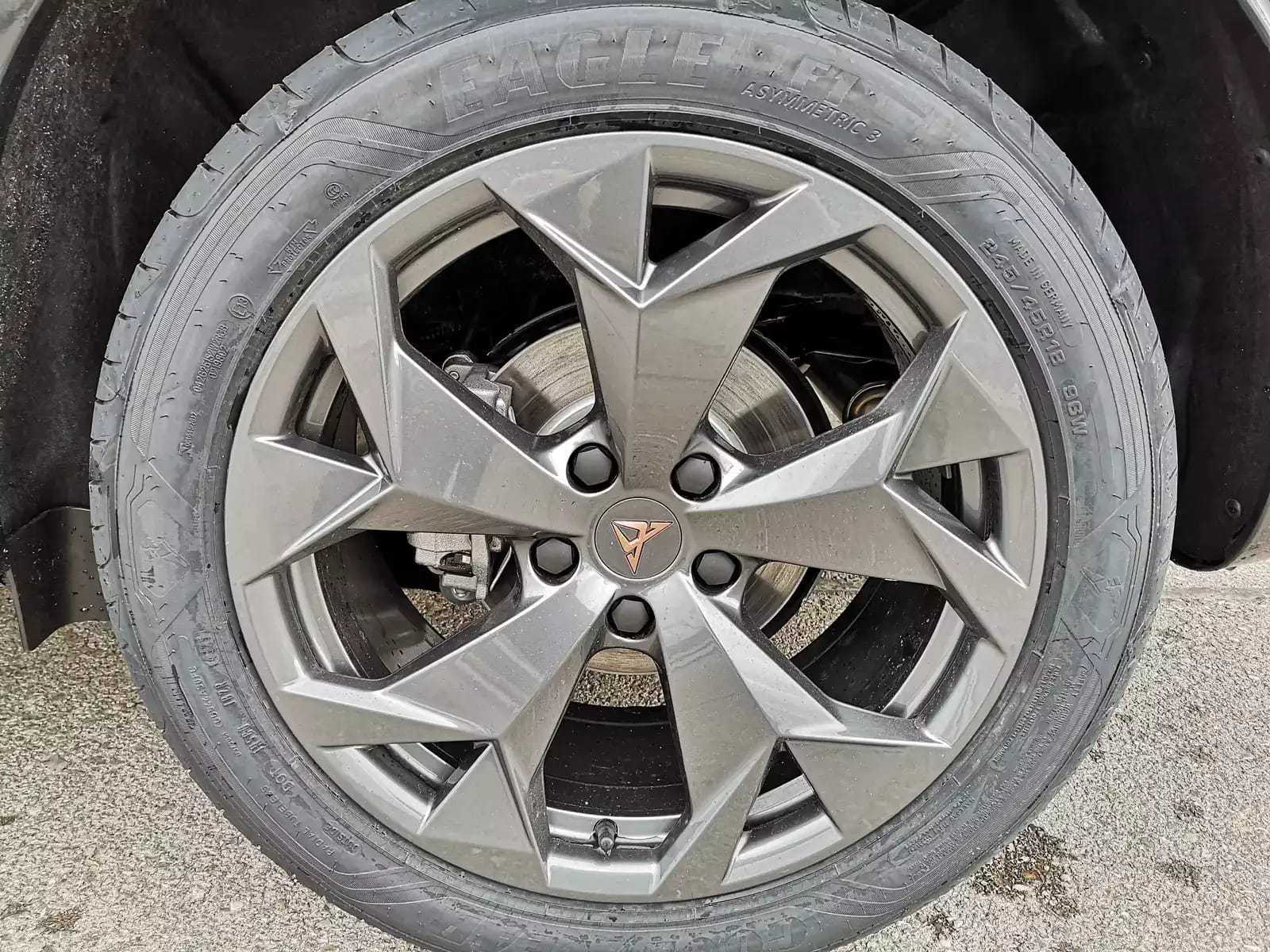 Cupra Formentor 1.5 eTSi DSG 150 - Photo 1