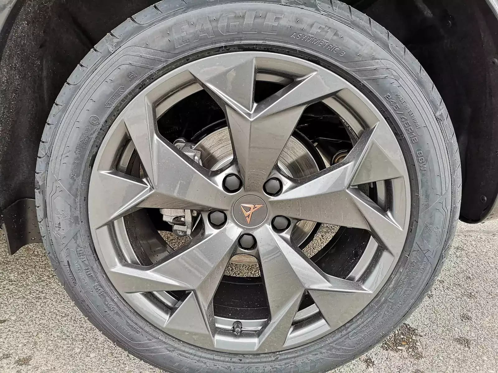Cupra Formentor 1.5 eTSi DSG 150 - Photo 1