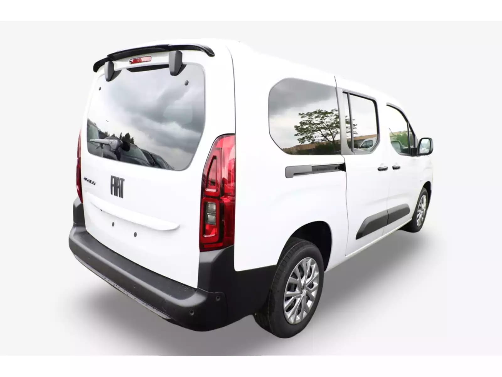 Fiat Doblo 1.5 BlueHDi 130 EAT8 MAXI 7 places - Photo 1