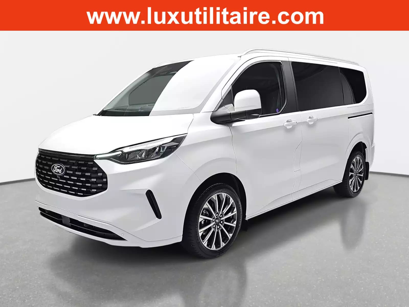 Ford Tourneo Custom 2.0 TDCI ECOBLUE 170 L1 Titanium X - Photo 1