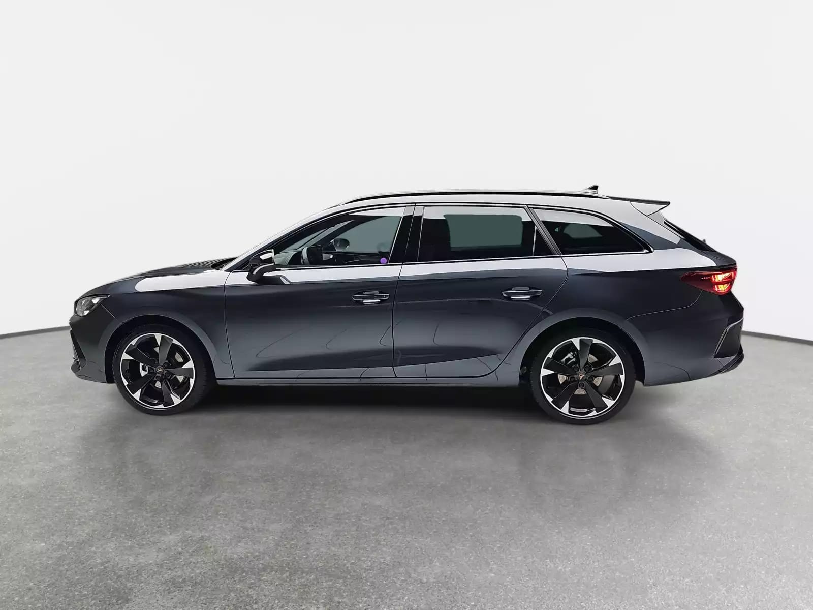 Cupra Leon 1.5 eTSi DSG 150 Kombi - Photo 1