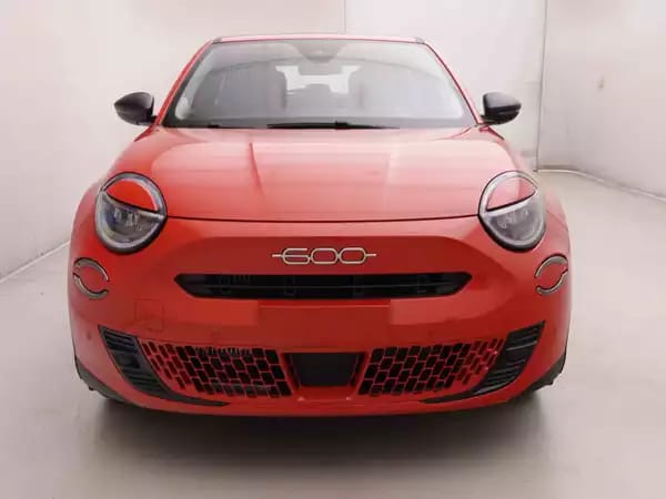 Fiat 600 1.2 T Hybrid 101 DCT Lounge - Photo 2