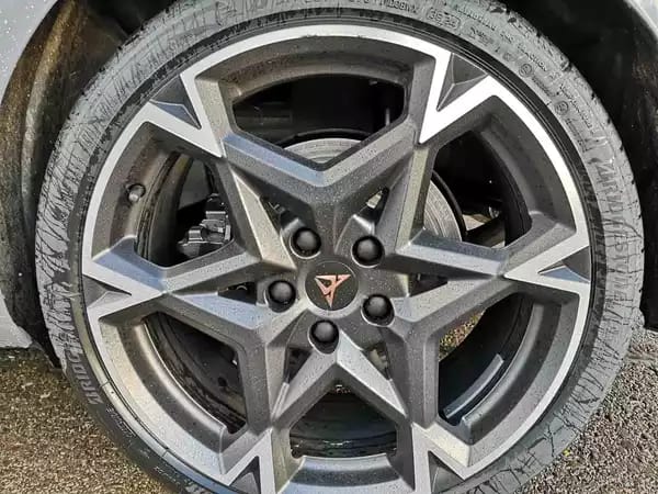 Cupra Leon 2.0 TSi DSG 333  4DRIVE - Photo 3