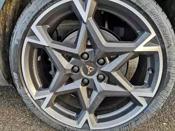 Cupra Leon 2.0 TSi DSG 333  4DRIVE - Photo 3